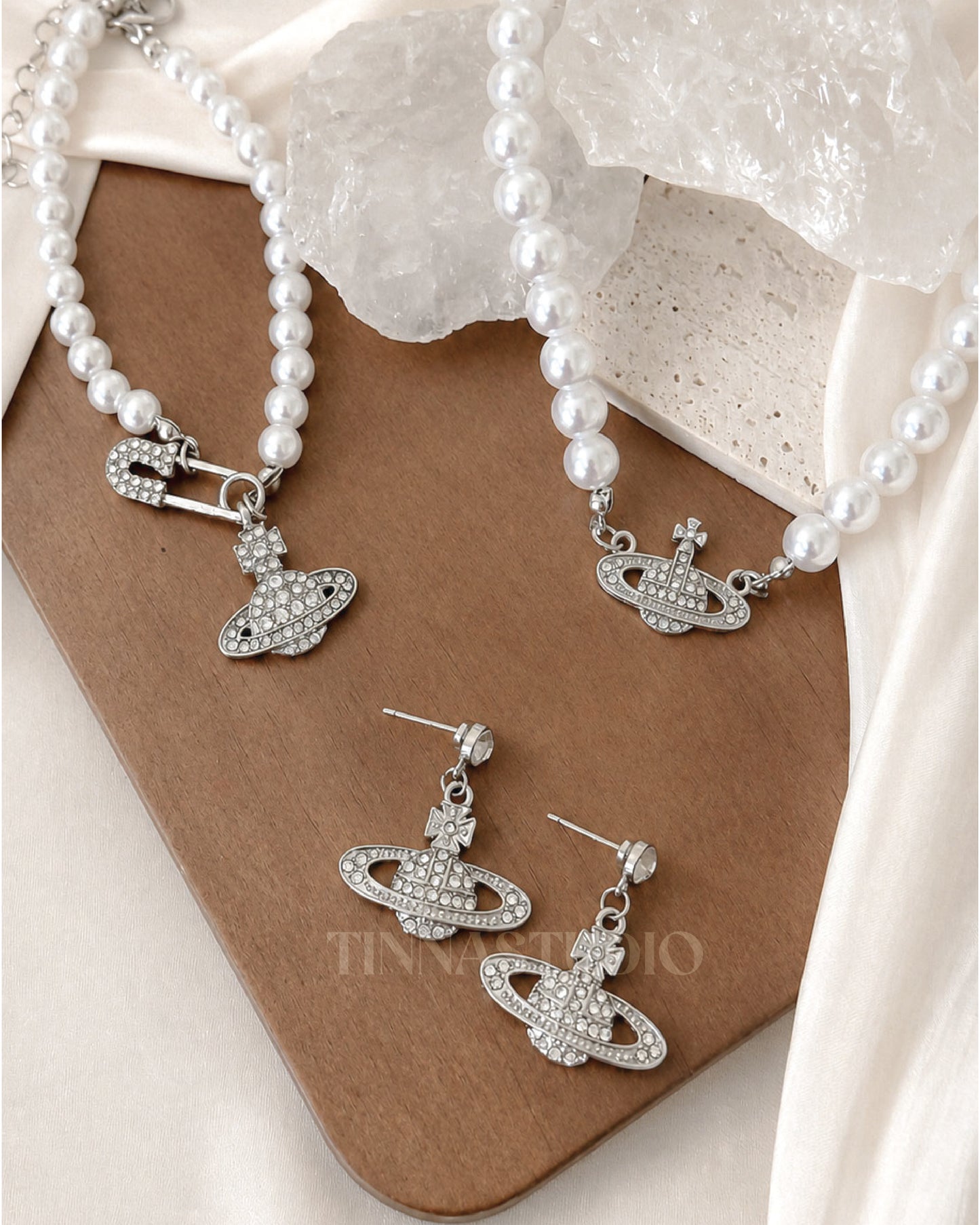 Saturn Pearl Jewelry Set