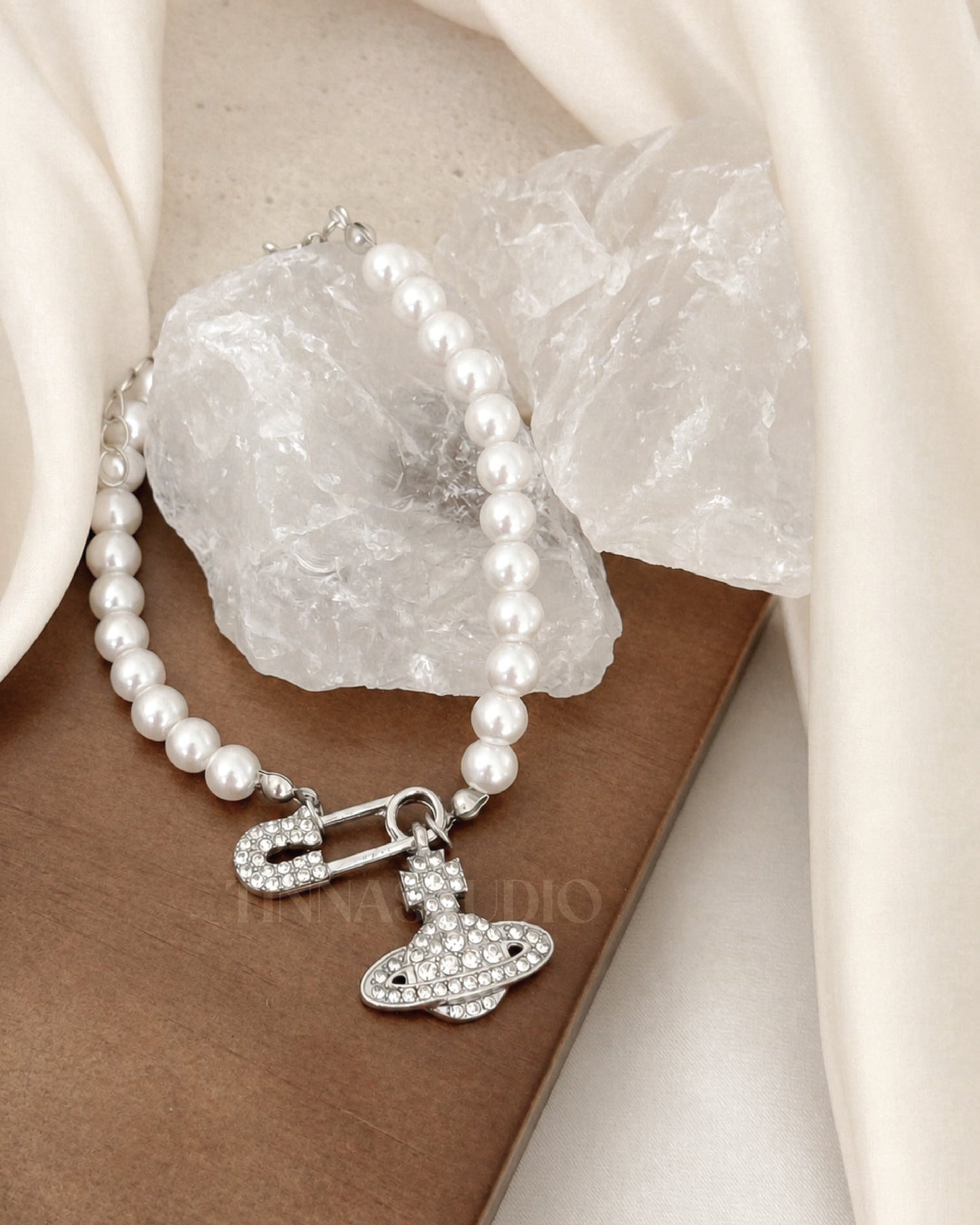 Saturn Pearl Jewelry Set
