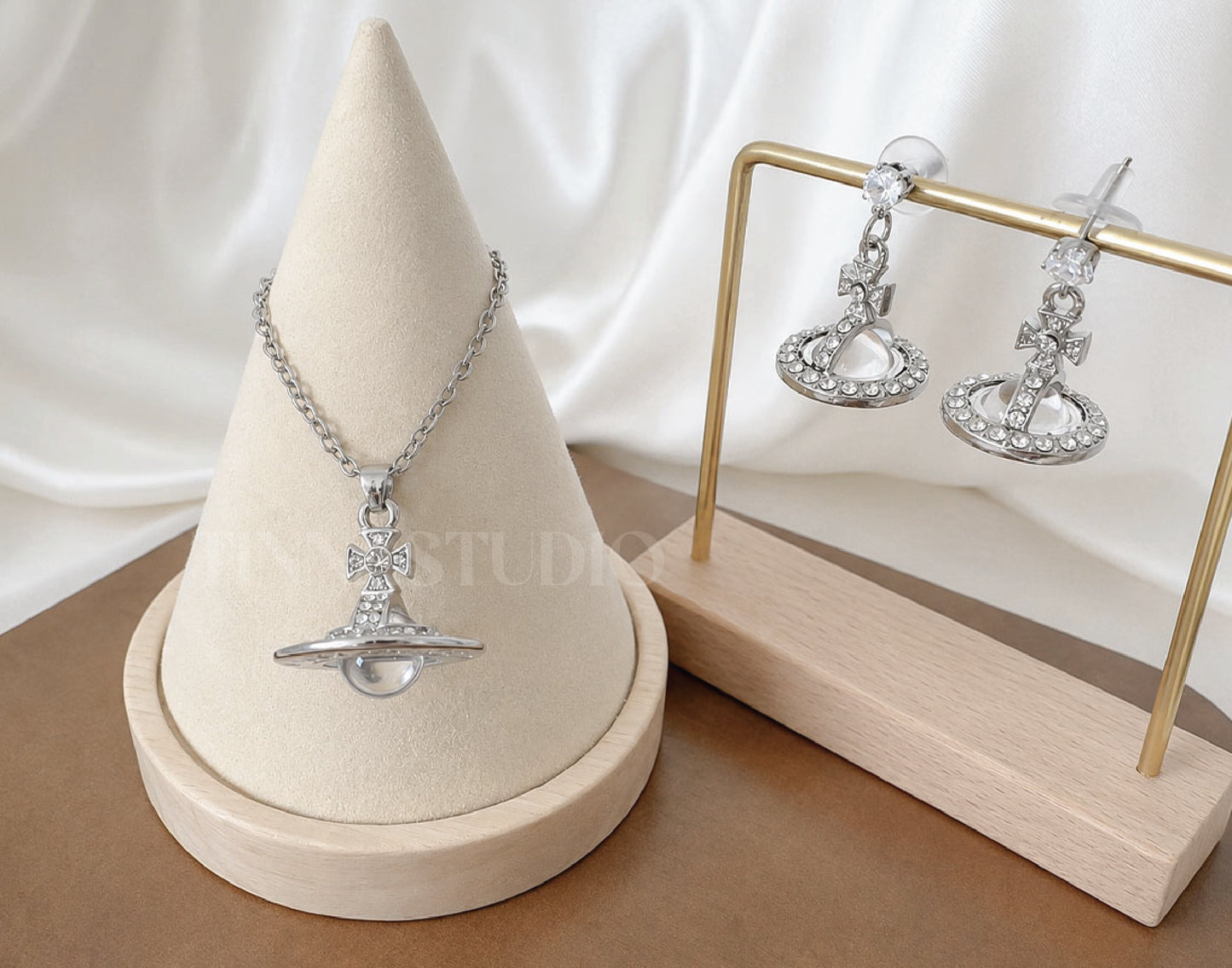 3D Saturn Glass Orb Jewelry Set